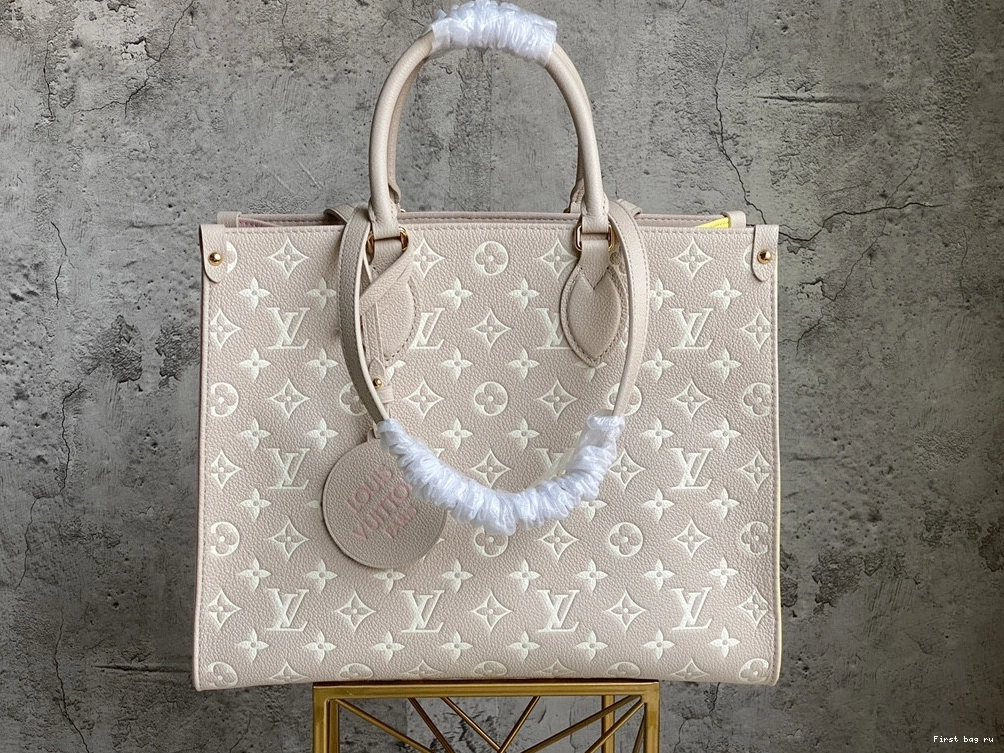 First bag ru MM ONTHEGO LOUIS VUITTON 0813